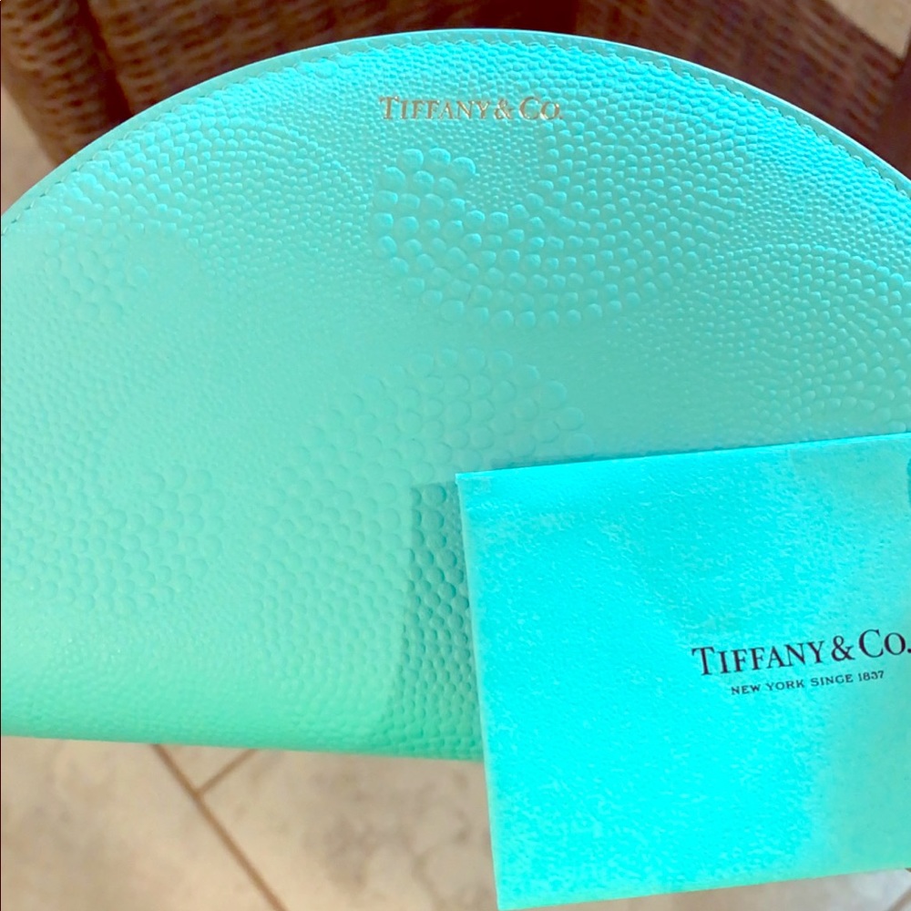 SOLD!! Authentic BRAND NEW Tiffany & Co. Zip wallet Waves